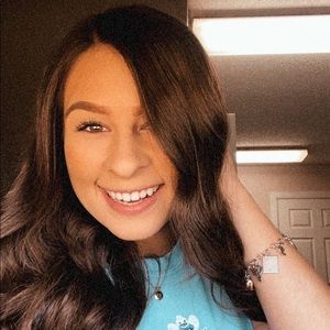 Meet your Posher, Destinie